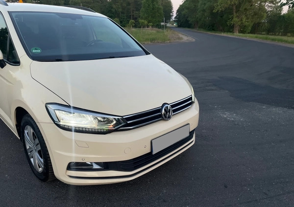 Volkswagen Touran cena 41900 przebieg: 258000, rok produkcji 2017 z Nidzica małe 407